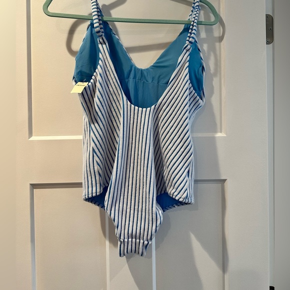 Aerie One piece swimsuit - Picture 3 of 5